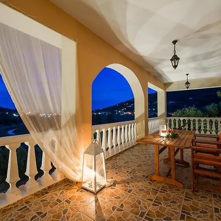 Gerovasis With Sea View 아파트